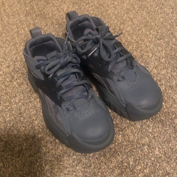 Super cute Reebok - Picture 3 of 4